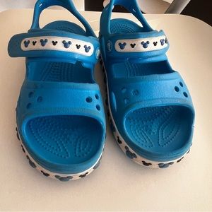 CROCS | blue Mickey Mouse w Velcro
